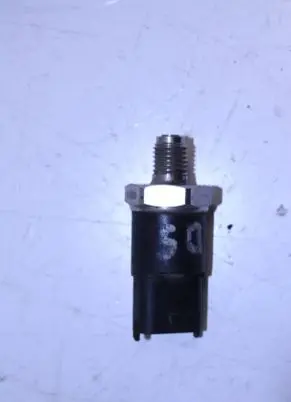 Volvo V70 Fuel pressure sensor 281002527