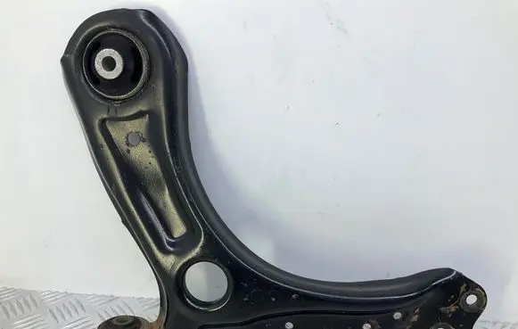 Skoda Rapid (NH) Front lower control arm/wishbone 6R0407151F
