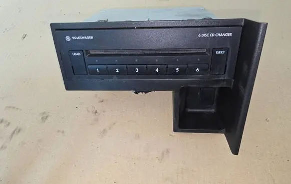 Volkswagen Touran I CD/DVD changer 1T0035110B