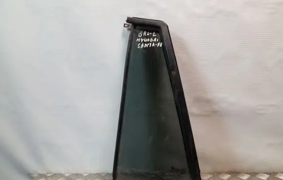 Hyundai Santa Fe Rear vent window glass 8353326000