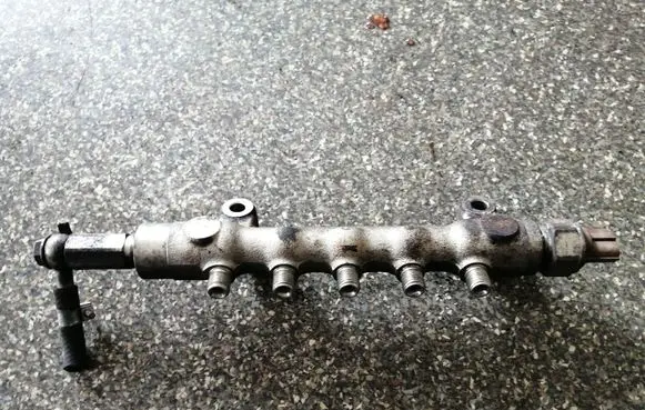 Toyota Avensis T250 Fuel main line pipe