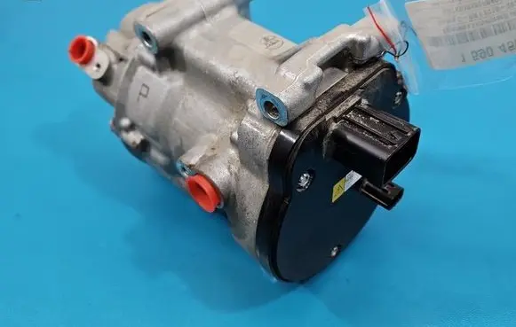 Toyota C-HR I Air conditioning (A/C) compressor (pump) 0424000502 IMPRK1590456