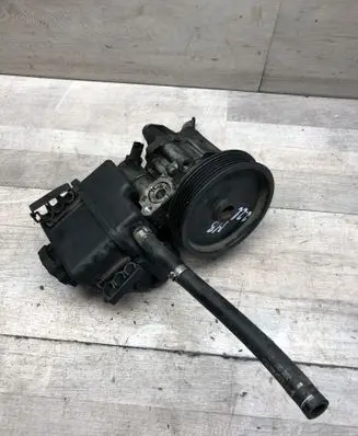 Mercedes-Benz E W211 Power steering pump A0064661501 7693900509