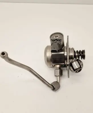 BMW X1 F48 F49 Fuel injection high pressure pump 0261520249 7000543032