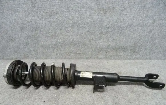 BMW 5 G30 G31 Front shock absorber with coil spring 6866600