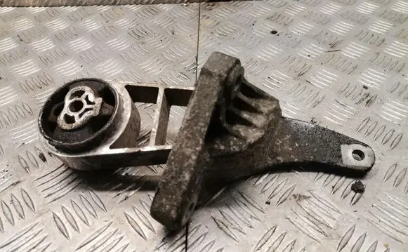 Ford Mondeo Mk III Engine mount bracket