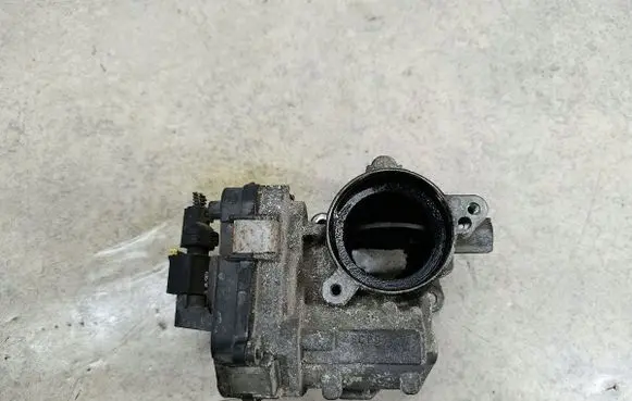 Opel Astra H Throttle body valve 