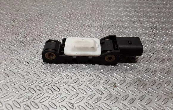 Volkswagen Touareg I Airbag deployment crash/impact sensor 7L0909606B