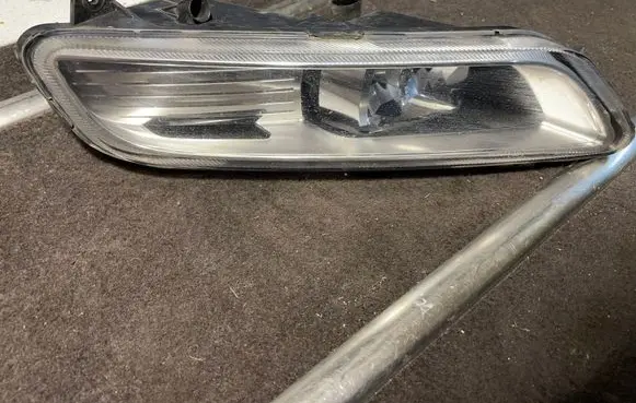 Volkswagen PASSAT B7 Front fog light 176623