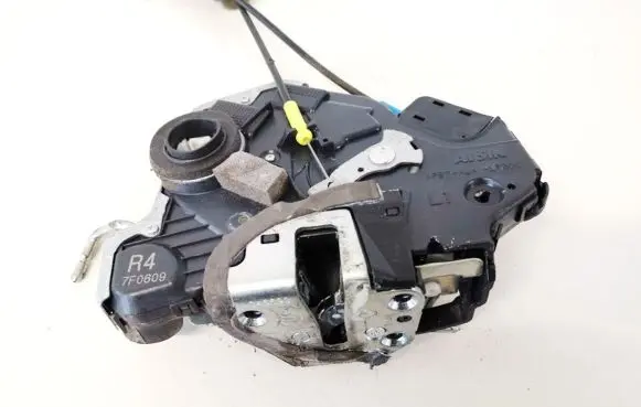 Lexus IS 220D-250-350 Front door lock