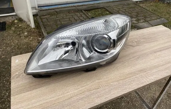 Skoda Fabia Mk2 (5J) Headlight/headlamp 5J0941017E
