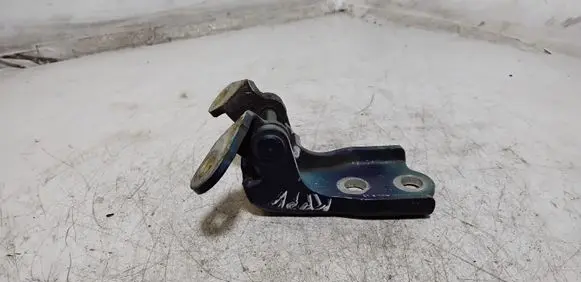 Chevrolet Captiva Front door upper hinge