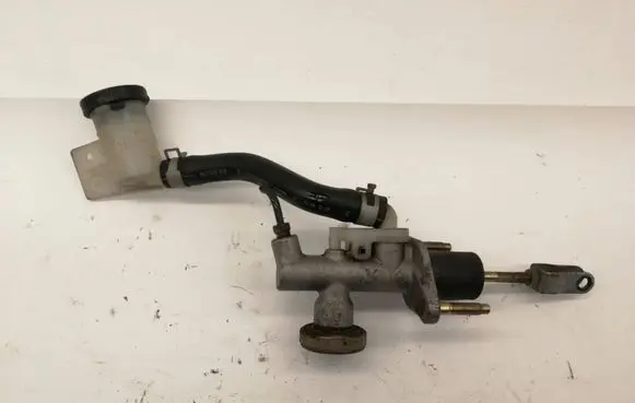 Nissan Almera N16 Clutch slave cylinder 
