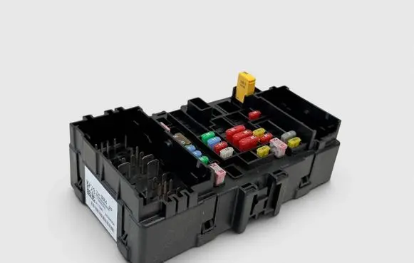 Chevrolet Suburban Fuse box set 23418064 23225913 84114433
