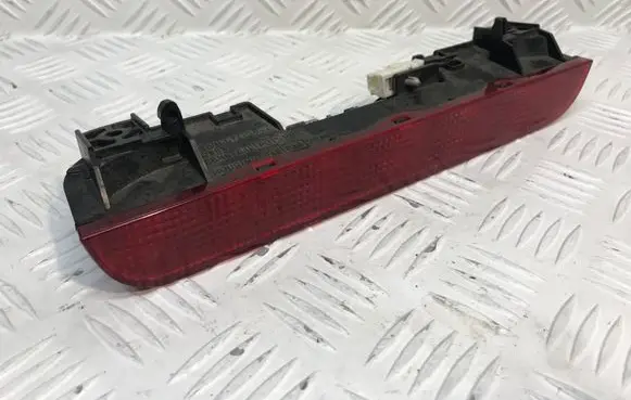 Nissan X-Trail T30 Third/center stoplight P1842
