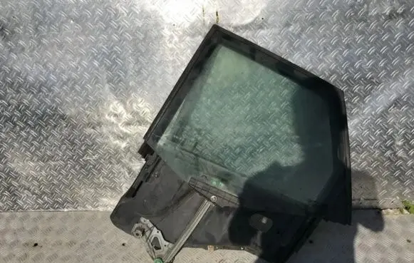 Audi 80 90 B3 Rear door window/glass frame 