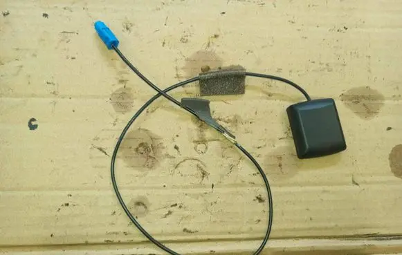 Renault Latitude (L70) Aerial GPS antenna 259750004R