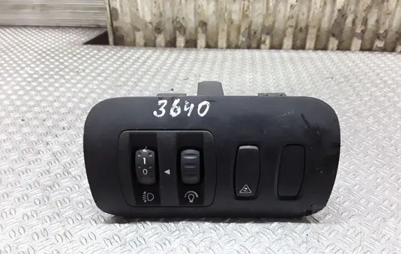 Renault Megane II Headlight level height control switch