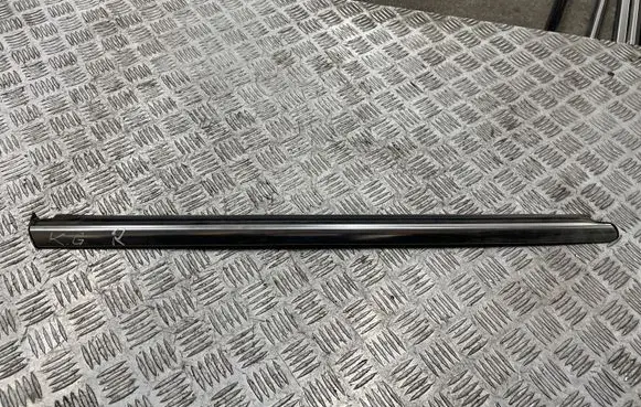 Mercedes-Benz R W251 Rear side glass trim 