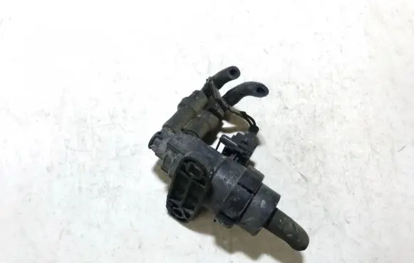 Ford Focus Turbo solenoid valve 98ab9e882 98ab-9e882