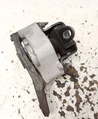 Toyota Prius (XW20) Engine mount bracket