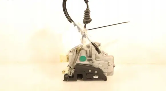 Volkswagen PASSAT B7 Front door lock 3C1837016B