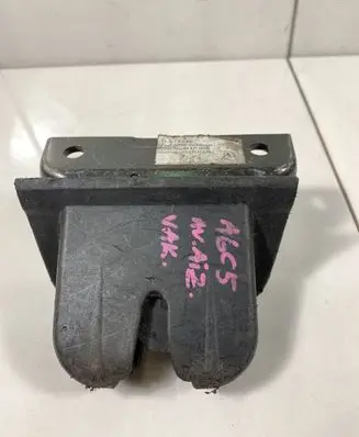 Audi A6 S6 C5 4B Tailgate/trunk/boot lock/catch/latch 4B9827505E