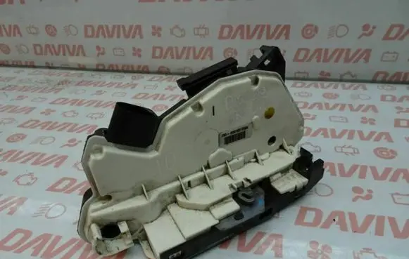 Seat Ibiza III (6L) Front door lock 5N2837016A