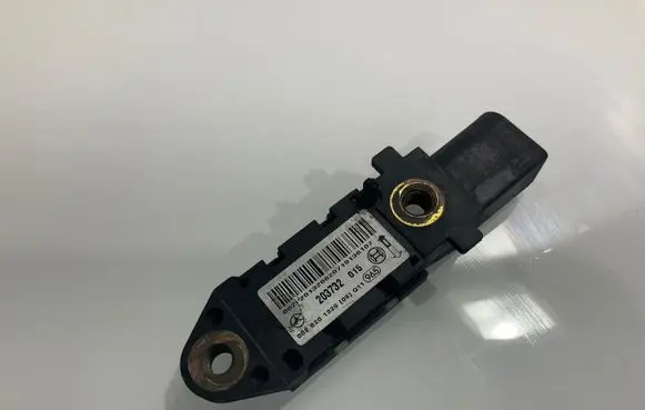 Mercedes-Benz CLS C219 Airbag deployment crash/impact sensor 0028201326 203732015