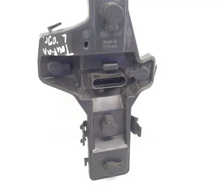 Volkswagen Touran I Tail light bulb cover holder 1T0945257D