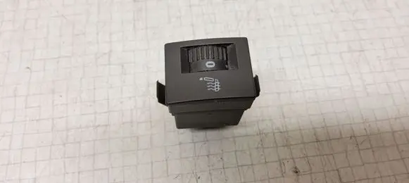 Volkswagen Polo Seat heating switch 6Q0963563