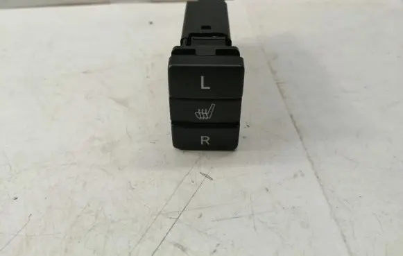 Toyota Avensis T270 Seat heating switch 8475102030 1332