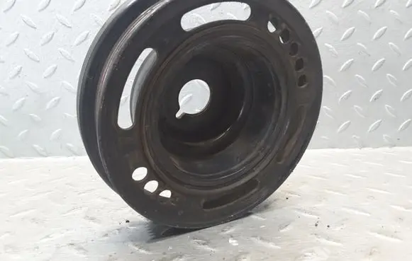 Opel Zafira B Crankshaft pulley 55559328