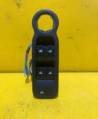Renault Modus Electric window control switch 8200387776A