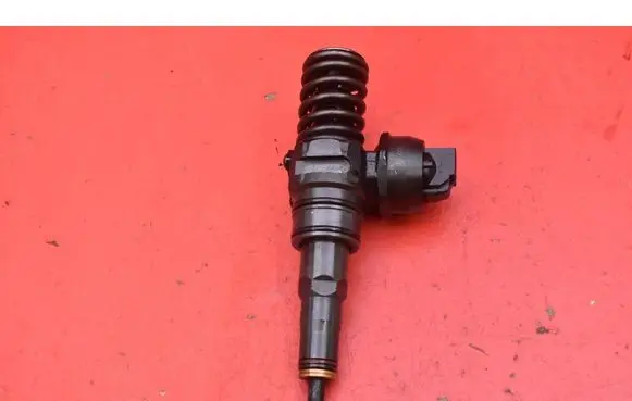 Skoda Fabia Mk1 (6Y) Fuel injector 0414720215