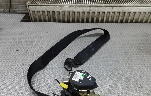 Mercedes-Benz Vaneo W414 Front seatbelt 566287601
