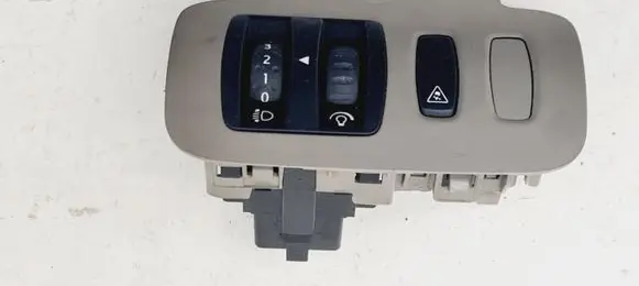 Renault Scenic II - Grand scenic II Headlight level height control switch 8200121805B