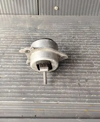 Alfa Romeo Stelvio Engine mount bracket 00505515130