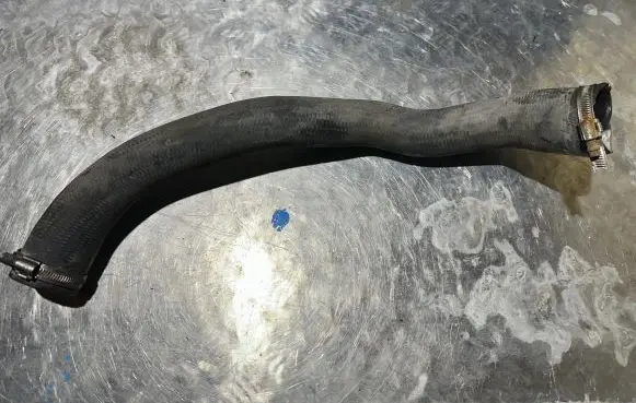 Peugeot 308 Intercooler hose/pipe 9815434180