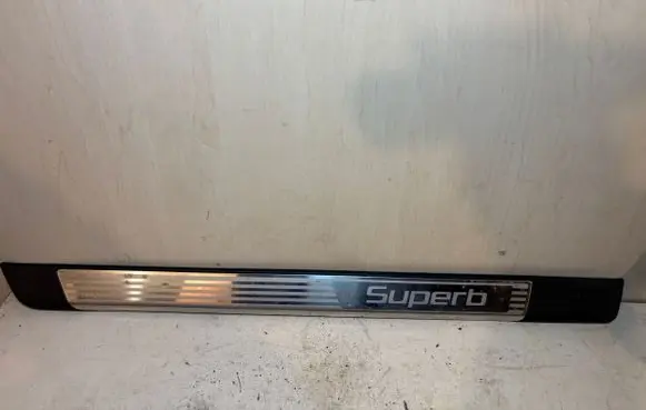 Skoda Superb B6 (3T) Side skirt front trim 3T0853491