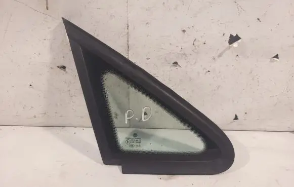 Volkswagen Golf Plus Front triangle window/glass DOT24M68AS2 43R00048 E000255
