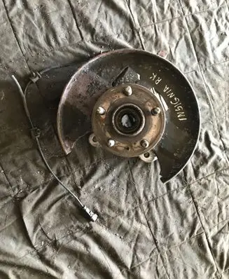 Opel Insignia A Front wheel hub spindle knuckle