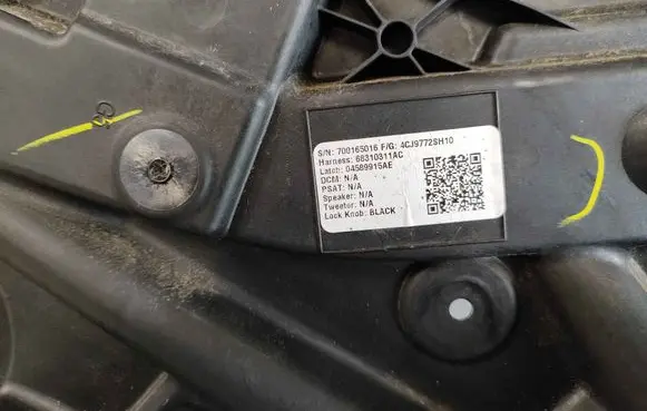 Ram 1500 Rear window lifting mechanism without motor 68321305AA