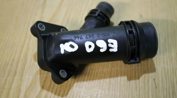 BMW 5 E60 E61 Engine coolant pipe/hose 2247744