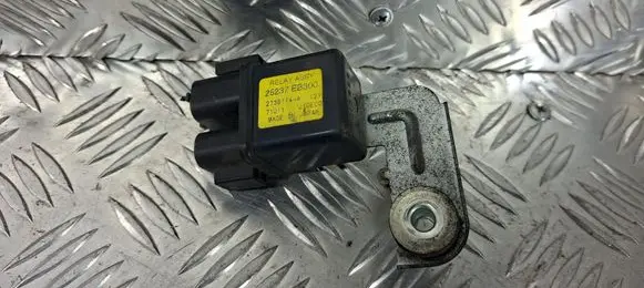 Nissan Pathfinder R51 Glow plug pre-heat relay 25237EB300