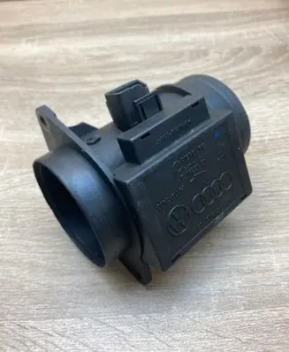 Volkswagen Golf IV Mass air flow meter 074906461