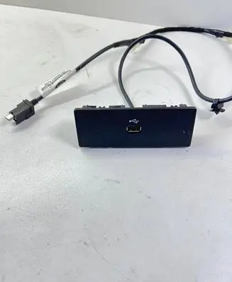 Ford Fusion II USB socket connector DS7T14D202DD 151105D LU13D