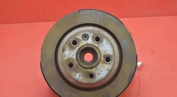Front wheel hub spindle knuckle