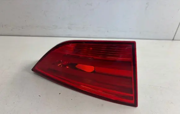 Tailgate rear/tail lights