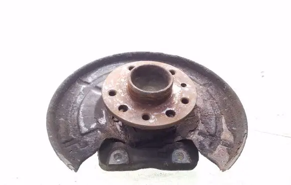 Rear wheel hub spindle/knuckle